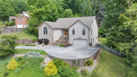 4149 Twin Mountains Dr, Vinton, VA 24179
