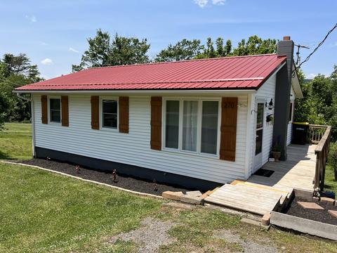 270 Hatcher St, Rocky Mount, VA 24151