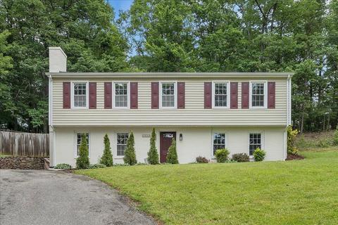 3030 Sedgefield Rd SW, Roanoke, VA 24015