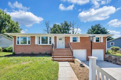 316 Ingal Blvd, Salem, VA 24153
