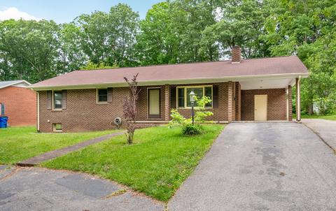420 Overhill Rd, Christiansburg, VA 24073