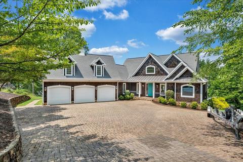 514 Watchtower Dr, Moneta, VA 24121