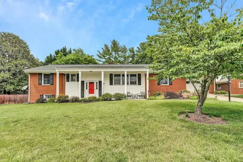 4809 Westhill Dr, Roanoke, VA 24018