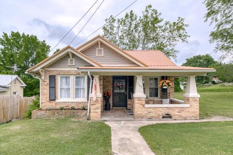 509 Jackson Ave, Pulaski, VA 24301