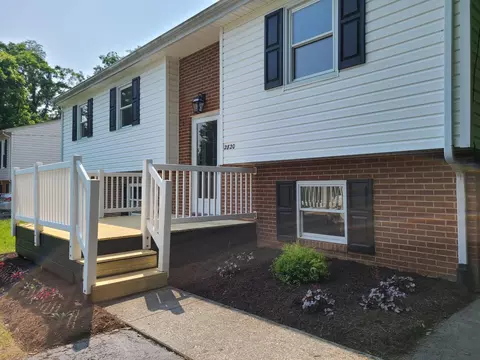 2820 Embassy Dr, Roanoke, VA 24019