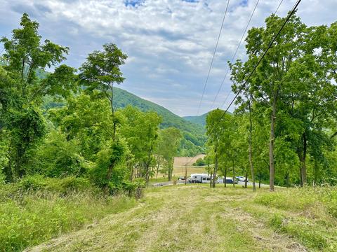 7506 Roaring Run Rd, Covington, VA 24426 photo 5