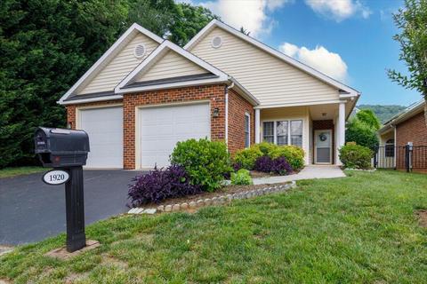 1920 Grasmere Cir, Salem, VA 24153