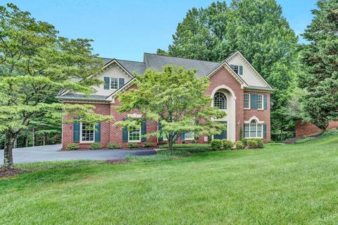 6750 Hidden Woods Dr, Roanoke, VA 24018