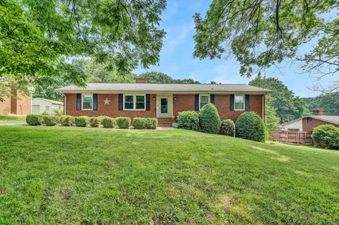 6643 Northway Dr NW, Roanoke, VA 24019
