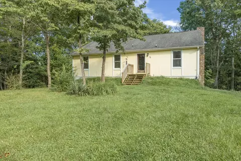 76 Walkers Dr, Buchanan, VA 24066