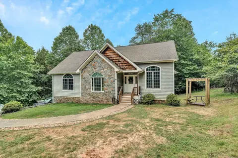 74 Saint Augustine Rd, Wirtz, VA 24184