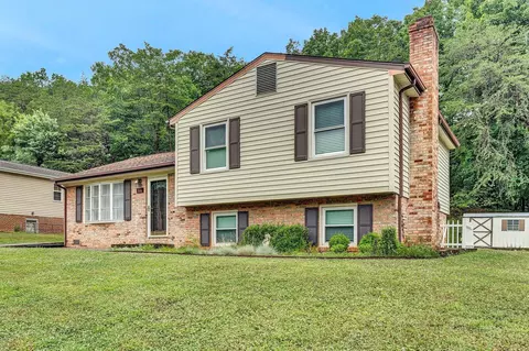 936 Estates Rd SE, Roanoke, VA 24014 photo 2