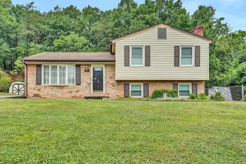936 Estates Rd SE, Roanoke, VA 24014