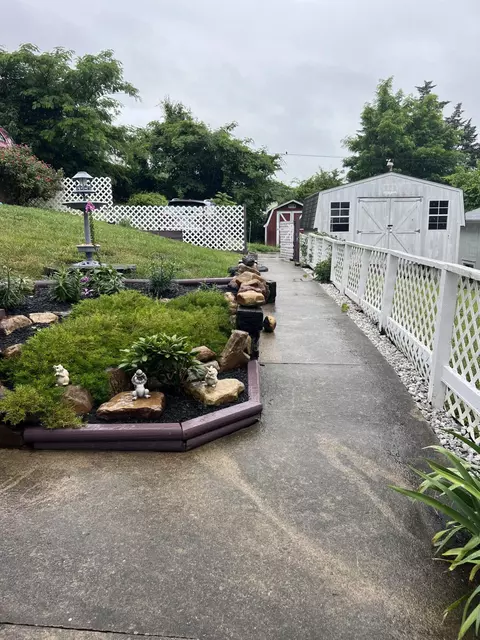 106 Pine St, Clifton Forge, VA 24422 photo 17