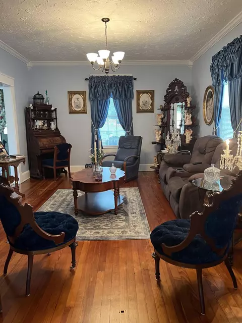 106 Pine St, Clifton Forge, VA 24422 photo 5