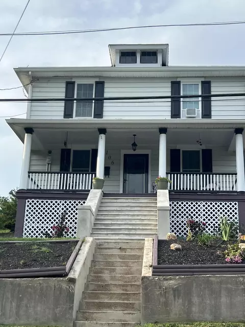 106 Pine St, Clifton Forge, VA 24422