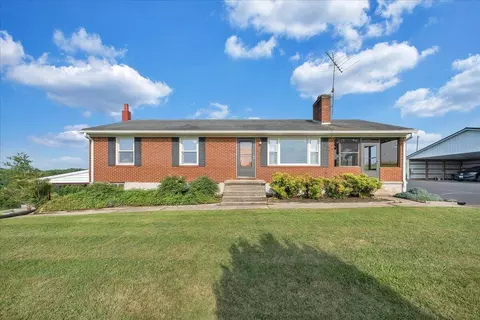 2408 Rock Cliff Rd, Bedford, VA 24523
