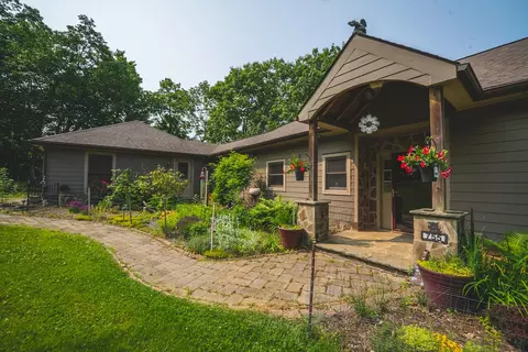 755 Haycock Rd SE, Floyd, VA 24091