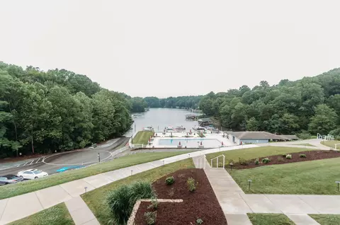 1085 Bluewater Dr #202, Moneta, VA 24121