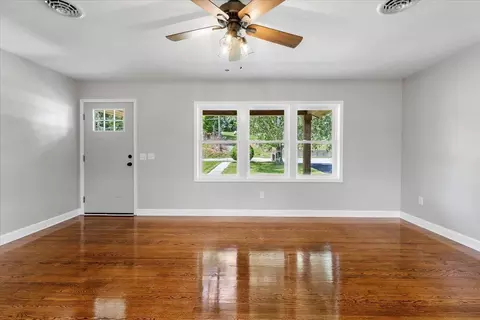 811 E Main St, Floyd, VA 24091 photo 7