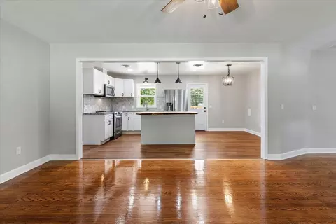 811 E Main St, Floyd, VA 24091 photo 9