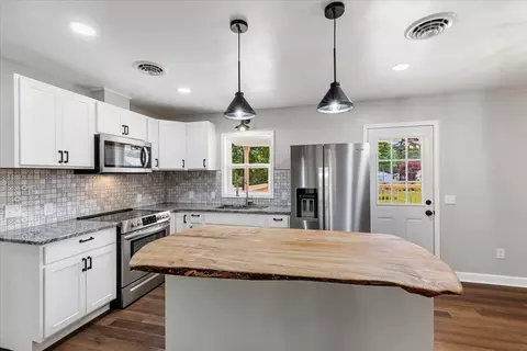 811 E Main St, Floyd, VA 24091 photo 11