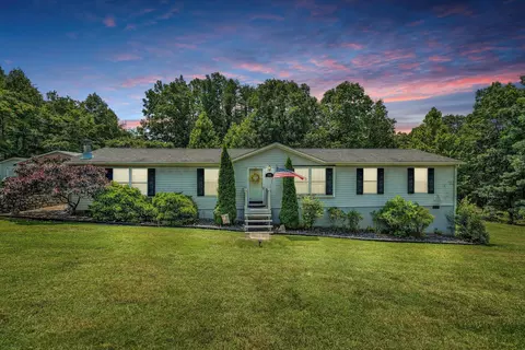300 Circle View St, Rocky Mount, VA 24151