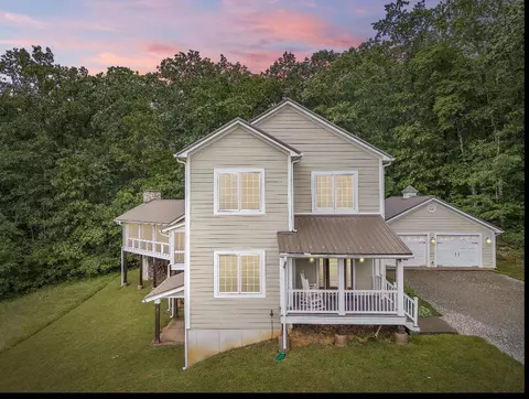 20196 Cumberland Gap Rd, New Castle, VA 24127