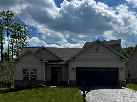 7003 Linn Cove Ct, Roanoke, VA 24018
