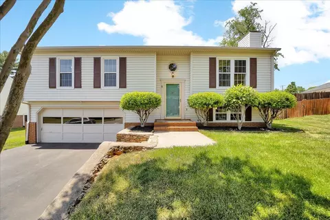 6038 Old Manor Ct, Roanoke, VA 24019