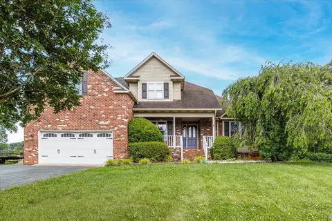 4435 Country Club Rd, Troutville, VA 24175