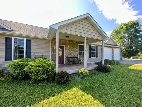 3654 Bluewater Dr, Moneta, VA 24121