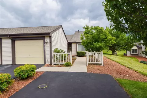 8510 Pinehurst Cir, Roanoke, VA 24019