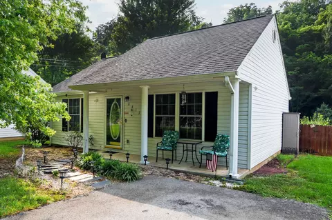2415 Daleton Rd NE, Roanoke, VA 24012