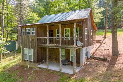 1454 Julia Simpkins Rd, Hiwassee, VA 24347