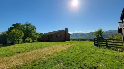233 Shawnee Hill Trl, Raphine, VA 24472 photo 3
