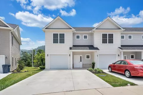 261 Louise Ln, Elliston, VA 24087