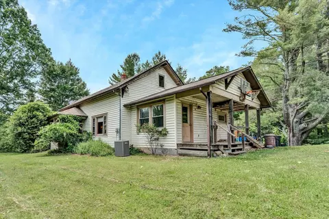 953 Huffville Rd NE, Pilot, VA 24138