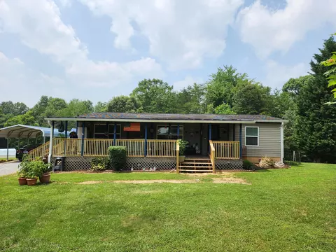 102 Ironwood Ct, Vinton, VA 24179