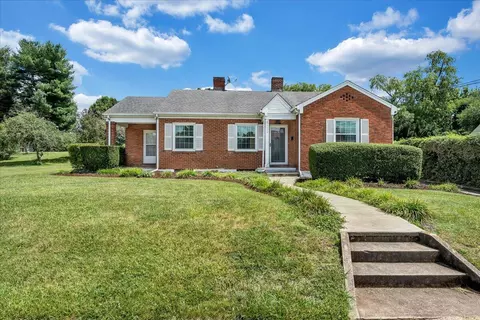1100 Grace St, Salem, VA 24153