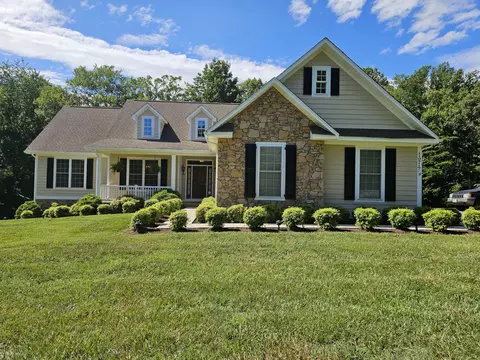 1217 Walnut Run Dr, Hardy, VA 24101