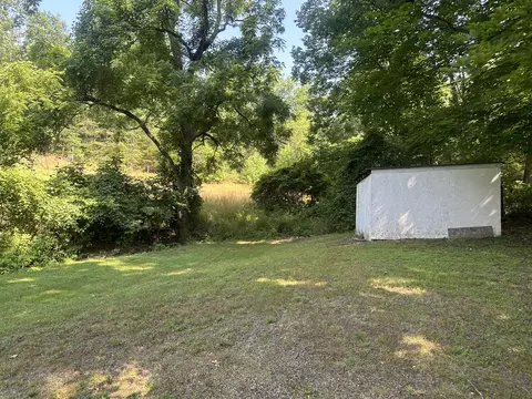 1206 E Dolly Ann Dr, Covington, VA 24426 photo 9