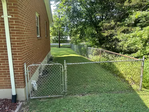 1206 E Dolly Ann Dr, Covington, VA 24426 photo 6