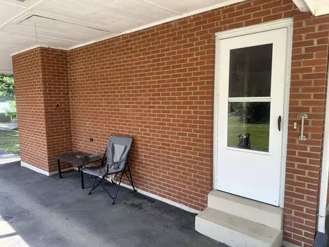 1206 E Dolly Ann Dr, Covington, VA 24426 photo 3