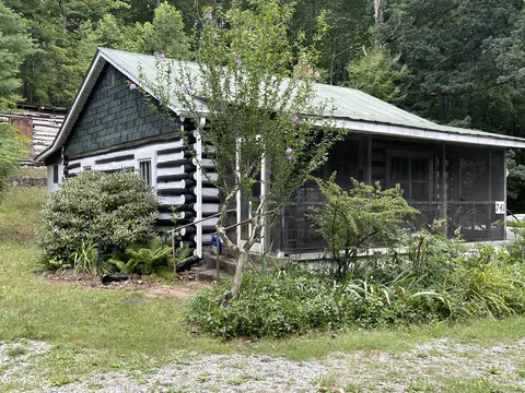 741 Lee Rd, Salem, VA 24153