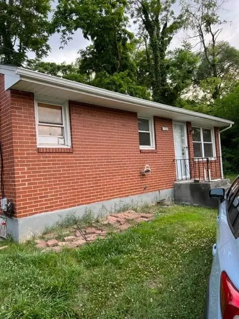 153 Pine St, Vinton, VA 24179