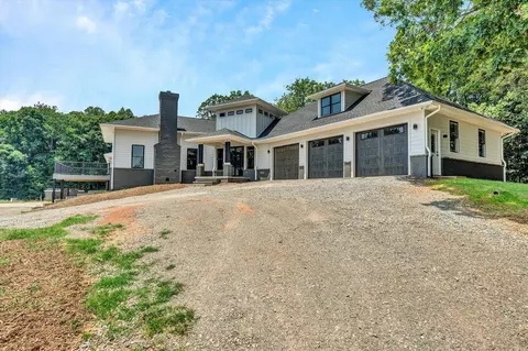 5909 Garner Rd, Roanoke, VA 24018