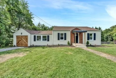 15 Upland Dr, Salem, VA 24153