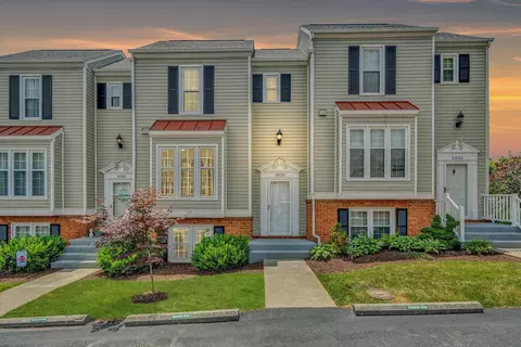 3030 Winterberry Dr, Roanoke, VA 24018
