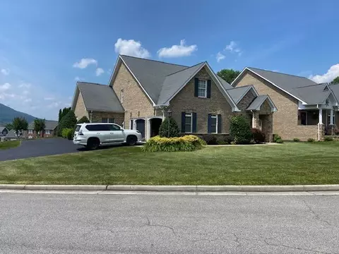 215 Stonecreek Way, Roanoke, VA 24019